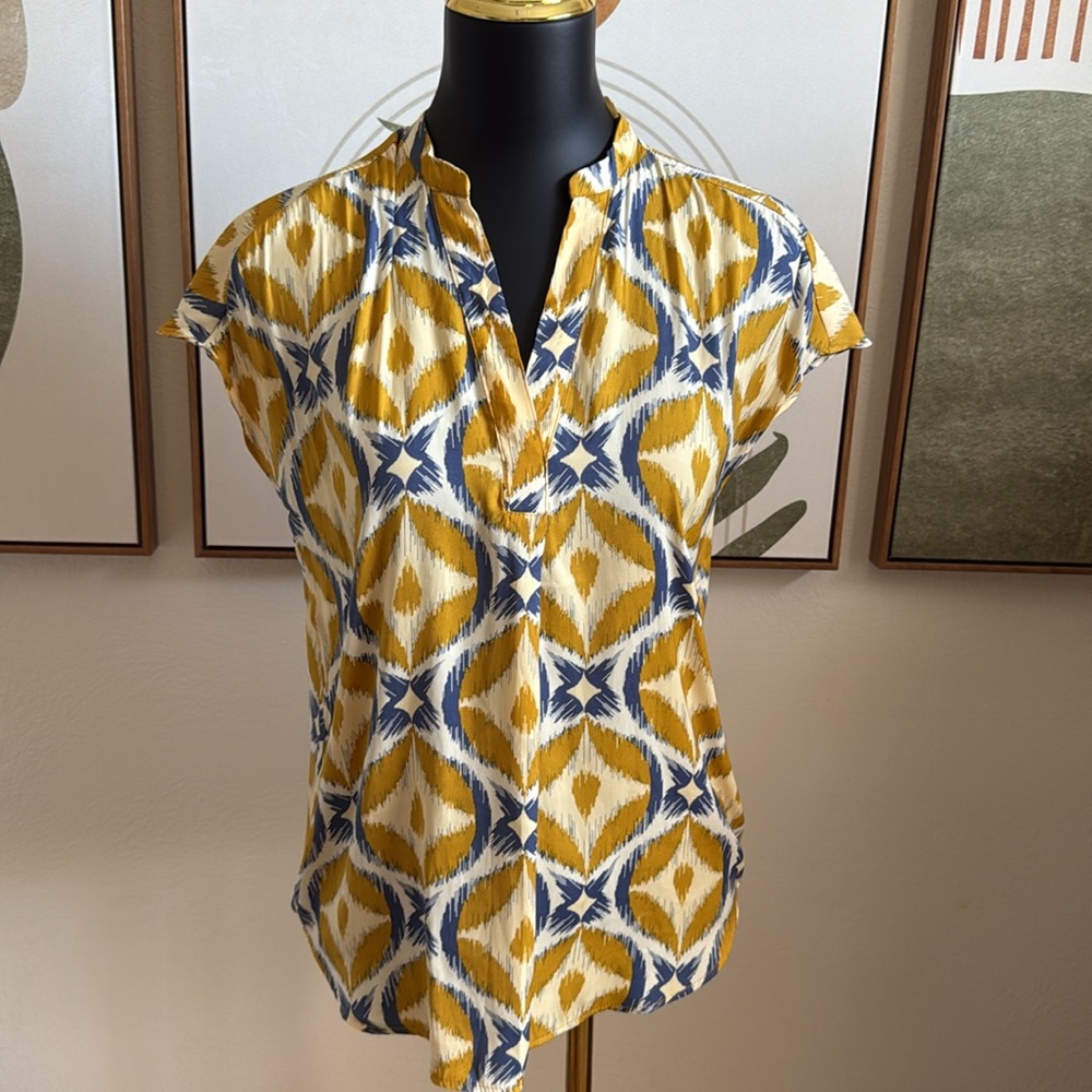 ✨ RACHEL Rachel Roy Yellow Blue Geometric Blouse with Mandarin Collar